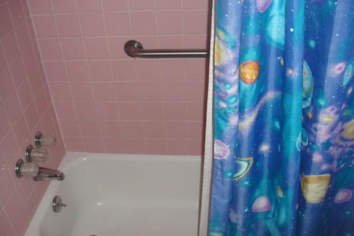 Room 9 of 20