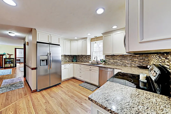 Quiet Family - 4 Br Home