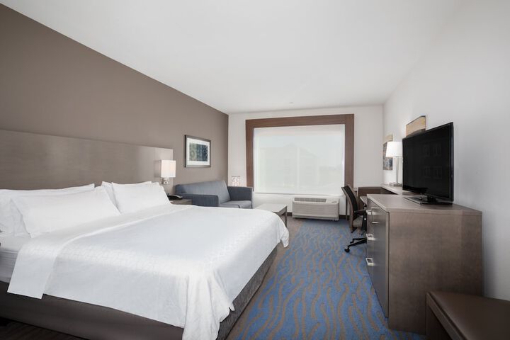 Room 9 of 36