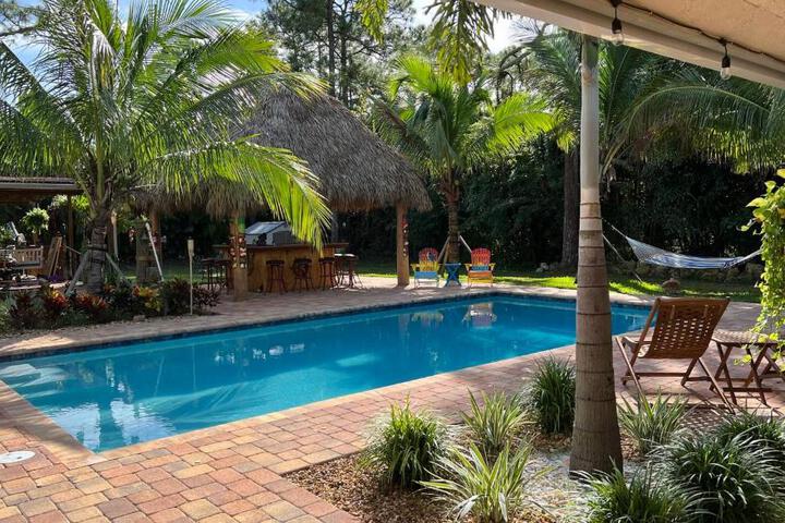 Private Tropical Paradise Guesthouse!