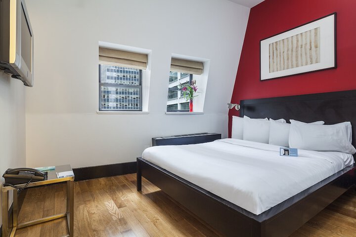 Room 14 of 37