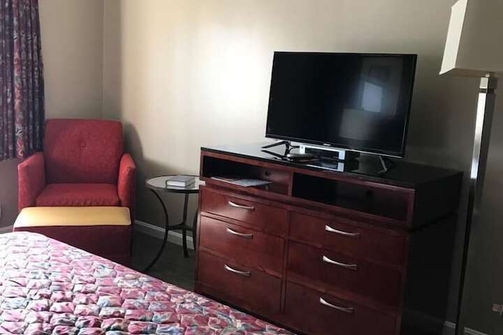 Room 9 of 19