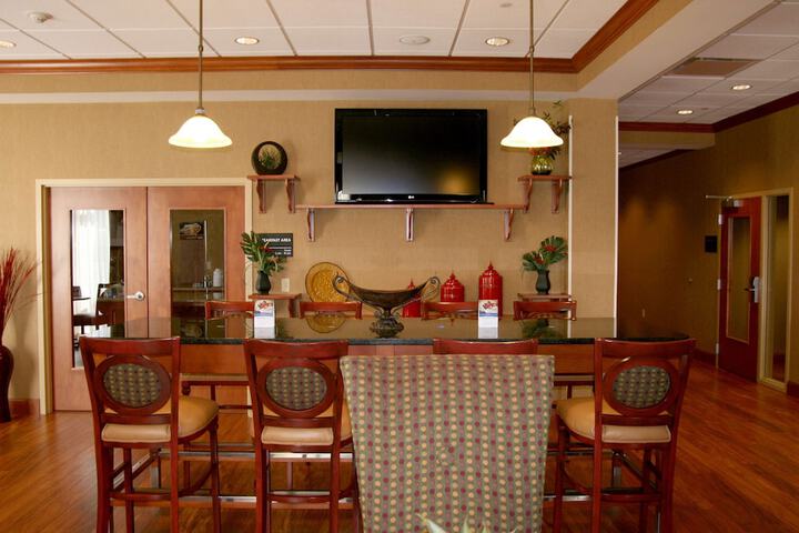 Dining 10 of 15