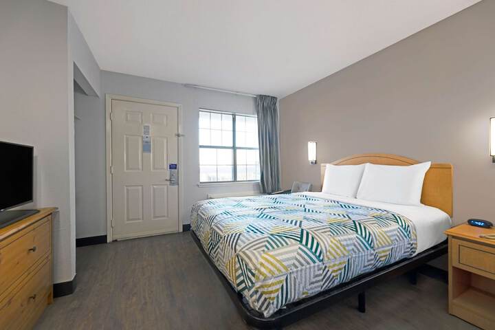 Room 27 of 28