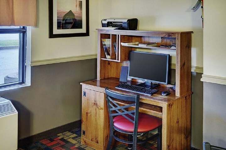 Business Center 26 of 26