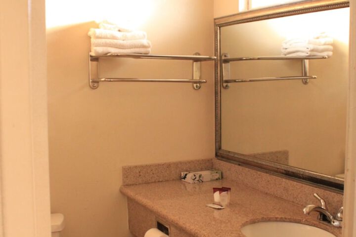 Room 12 of 19