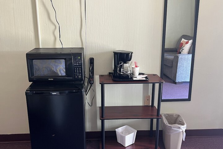 Midtown Inn & Suites
