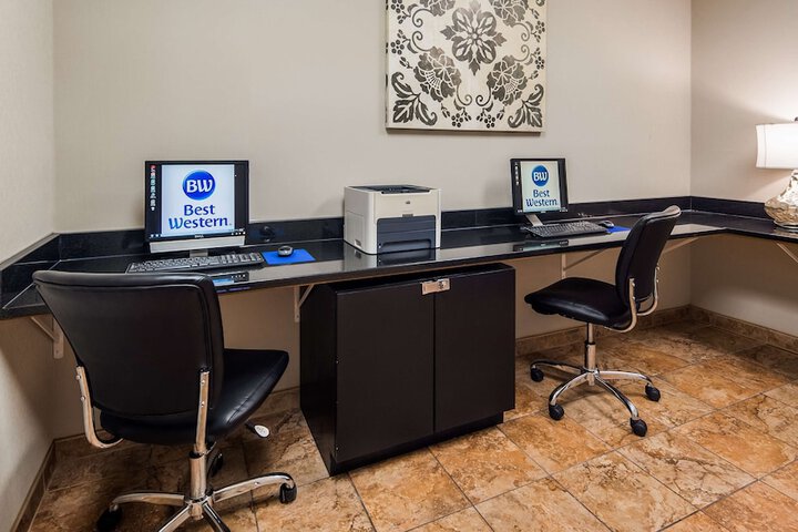 Business Center 24 of 24