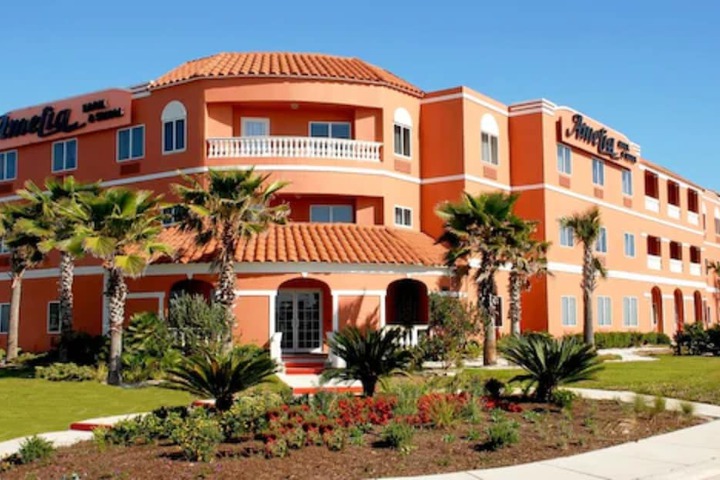 Hotel 4 of 52