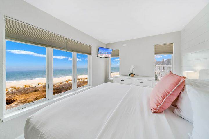 Montreal Beach Resort