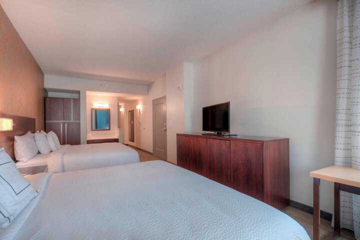 Room 28 of 87