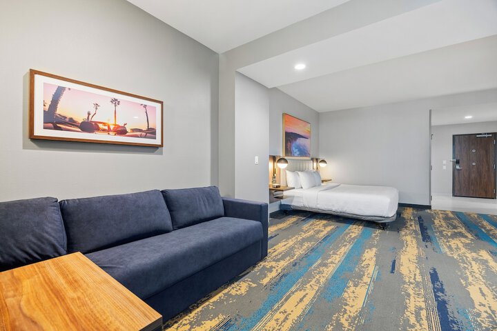 La Quinta Inn & Suites by Wyndham La Habra