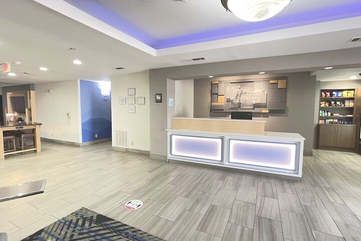 Hotel 4 of 53