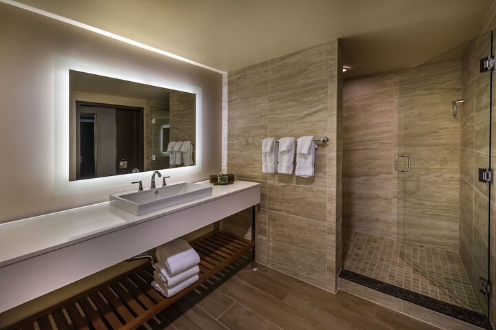 Room 10 of 39