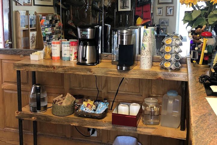 Breakfast/Coffee Service 82 of 117