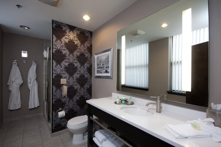 The Giacomo Niagara Falls NY an Ascend Collection Hotel