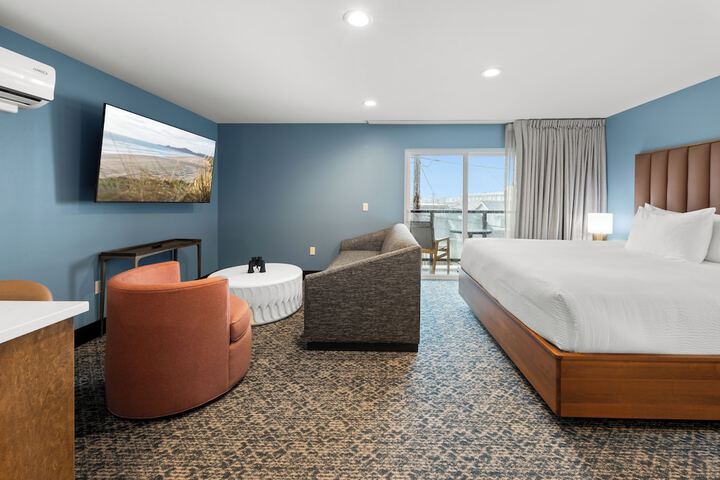 Room 34 of 100