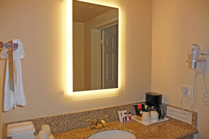 Room 9 of 30