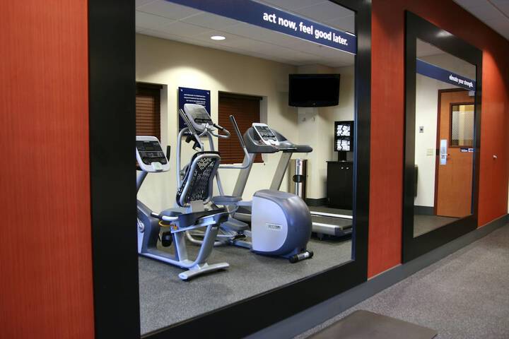 Hampton Inn & Suites Manchester-Bedford