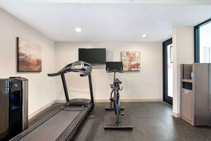 Best Western Plus Newport Mesa Inn
