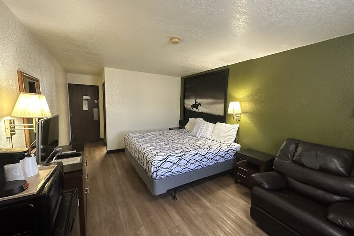 Room 10 of 21