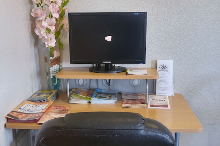 Business Center 20 of 20