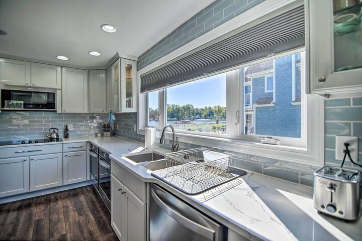 Home on Fox River: Modern Decor Style!
