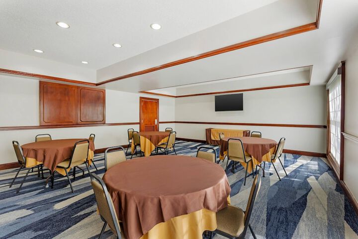 Comfort Suites Sumter near Shaw AFB