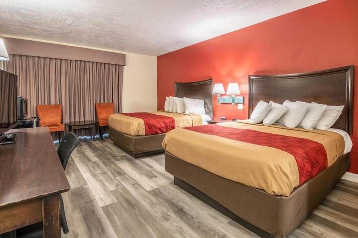 Perry Inn & Suites National Fairground I 75