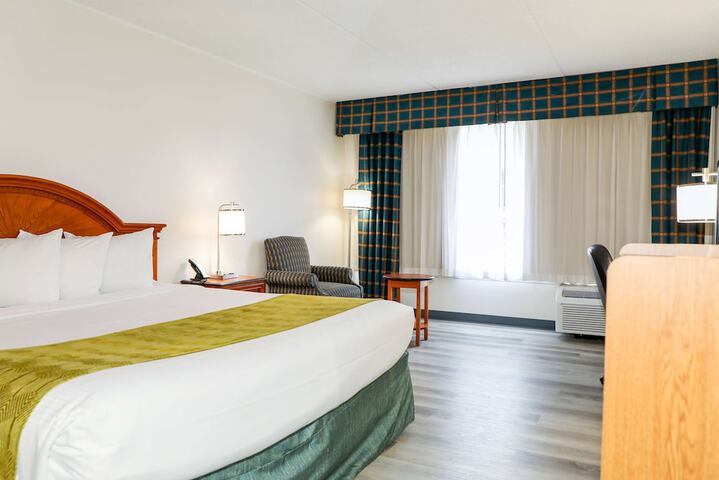 Ramada by Wyndham Cumberland Downtown