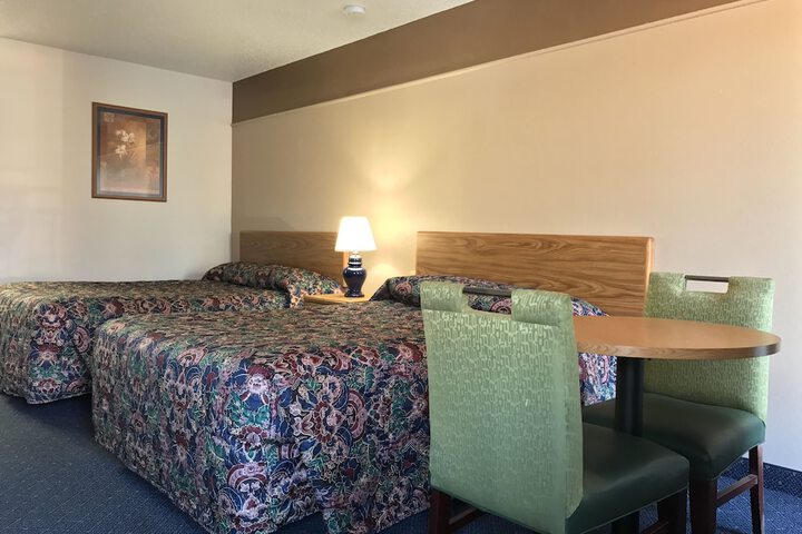 Room 10 of 14