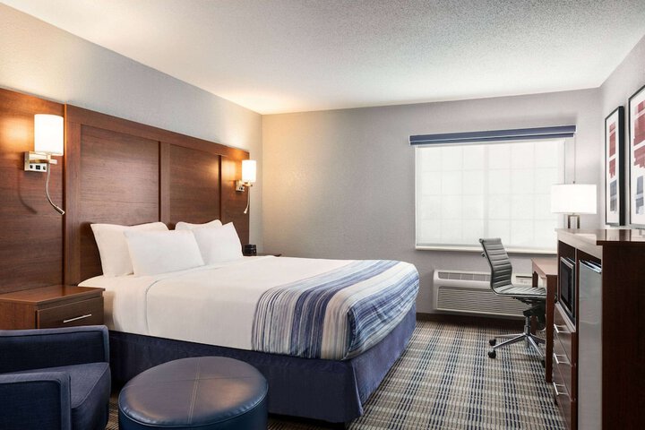 AmericInn by Wyndham Williamsburg