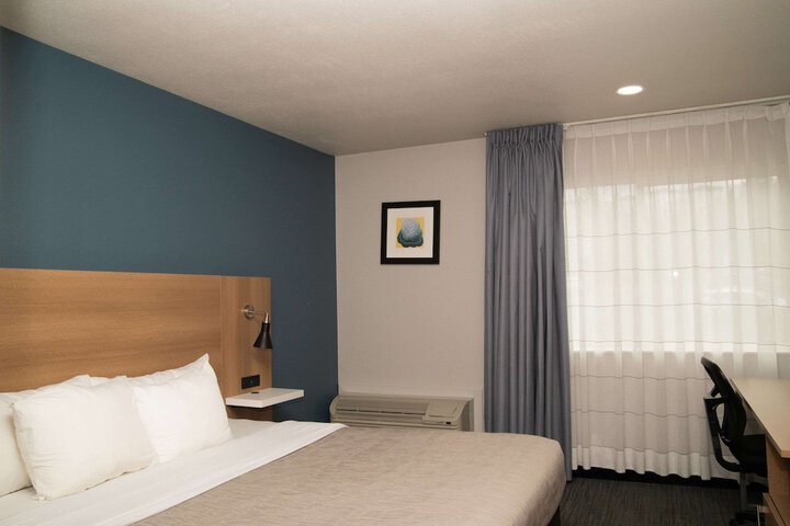 Room 19 of 38