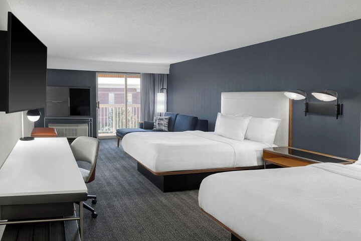 Courtyard by Marriott Cleveland Airport South