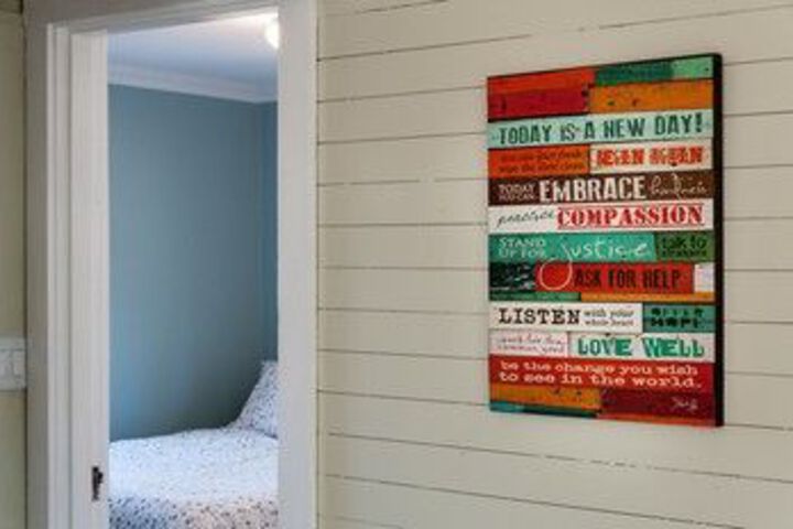 2BR Bay View Bungalow in Poulsbo by RedAwning
