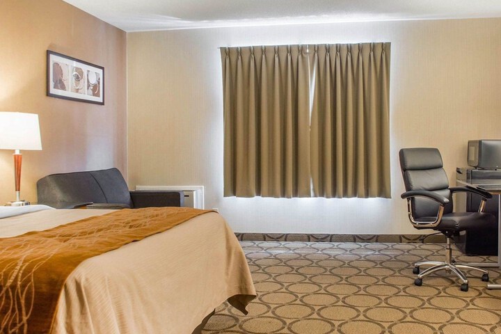 Room 14 of 33