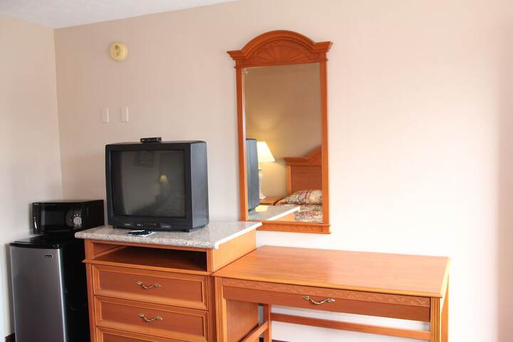 Room 23 of 28