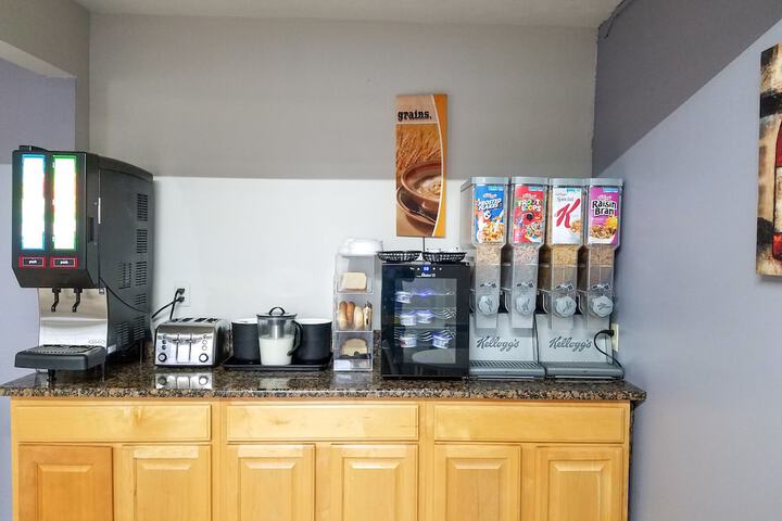 Breakfast/Coffee Service 28 of 38