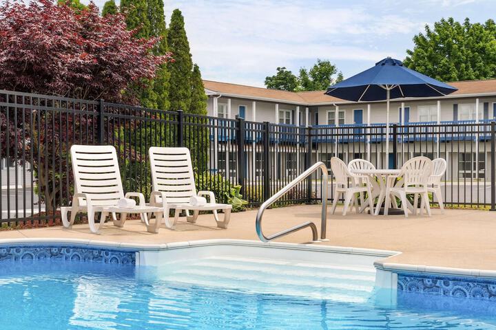 Pool 4 of 37