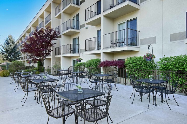 Oxford Suites Yakima