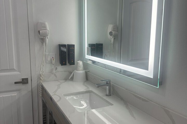 Room 74 of 103