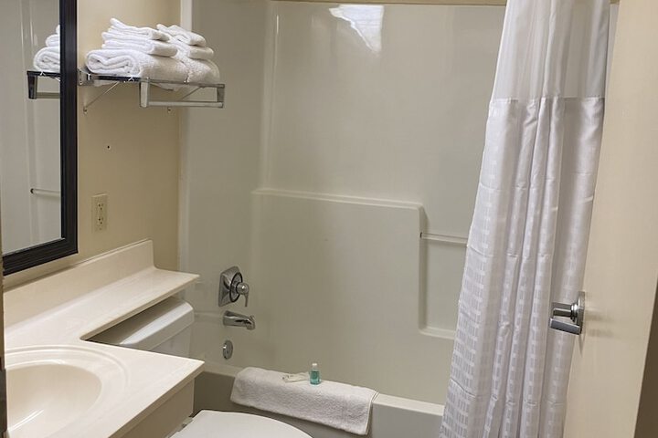 Room 10 of 18