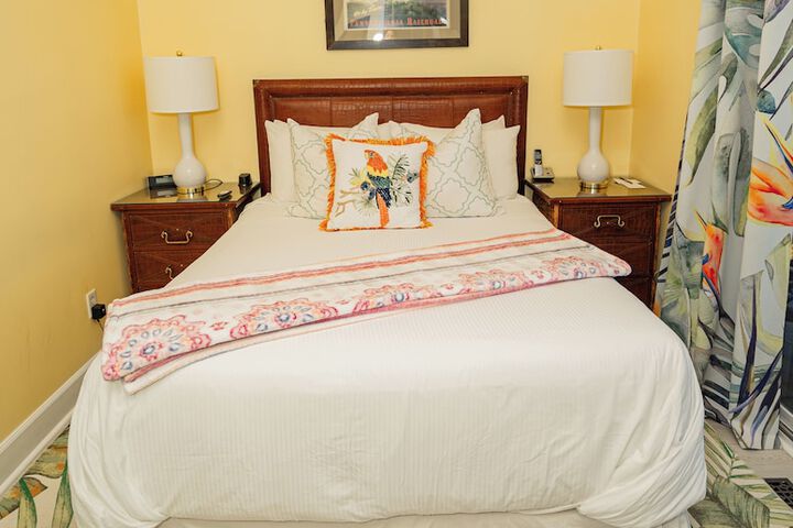 Waters Edge Inn - Adults Only