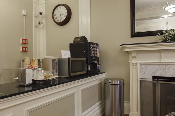 Breakfast/Coffee Service 37 of 41