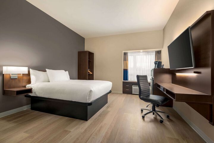 Room 21 of 40