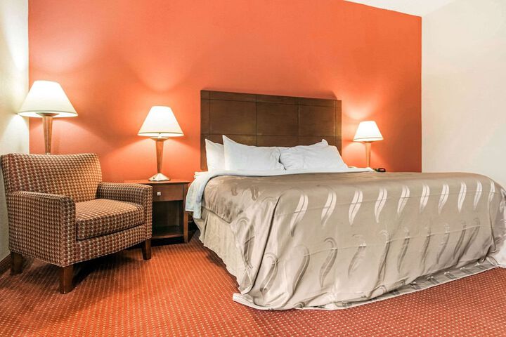 Quality Inn & Suites Lawrenceburg