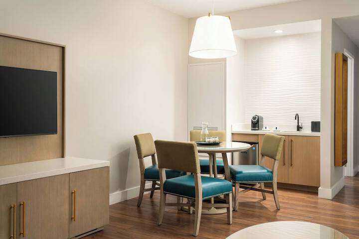 Hotel Effie Sandestin Autograph Collection