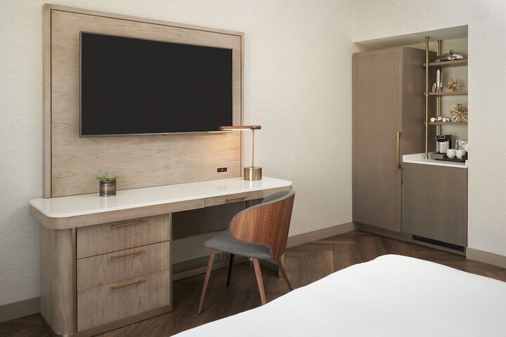 Room 42 of 118