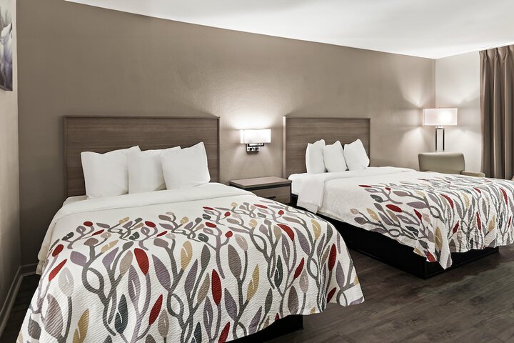 Red Roof Inn & Suites Monroe NC