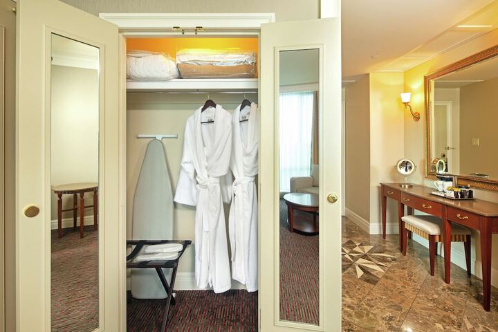 Room 56 of 165